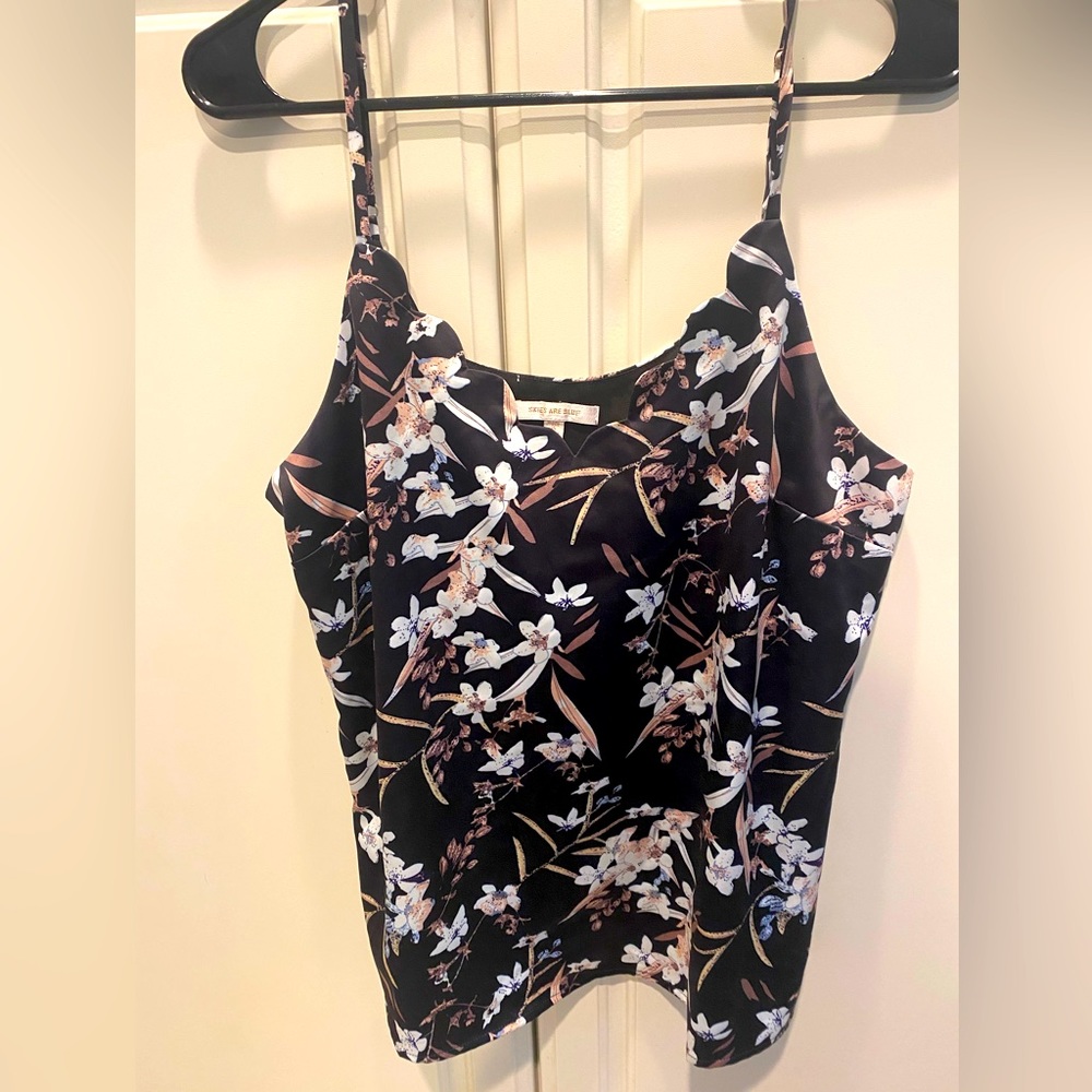 Skies Are Blue, Black, Floral, Scalloped, L, Tank Top
